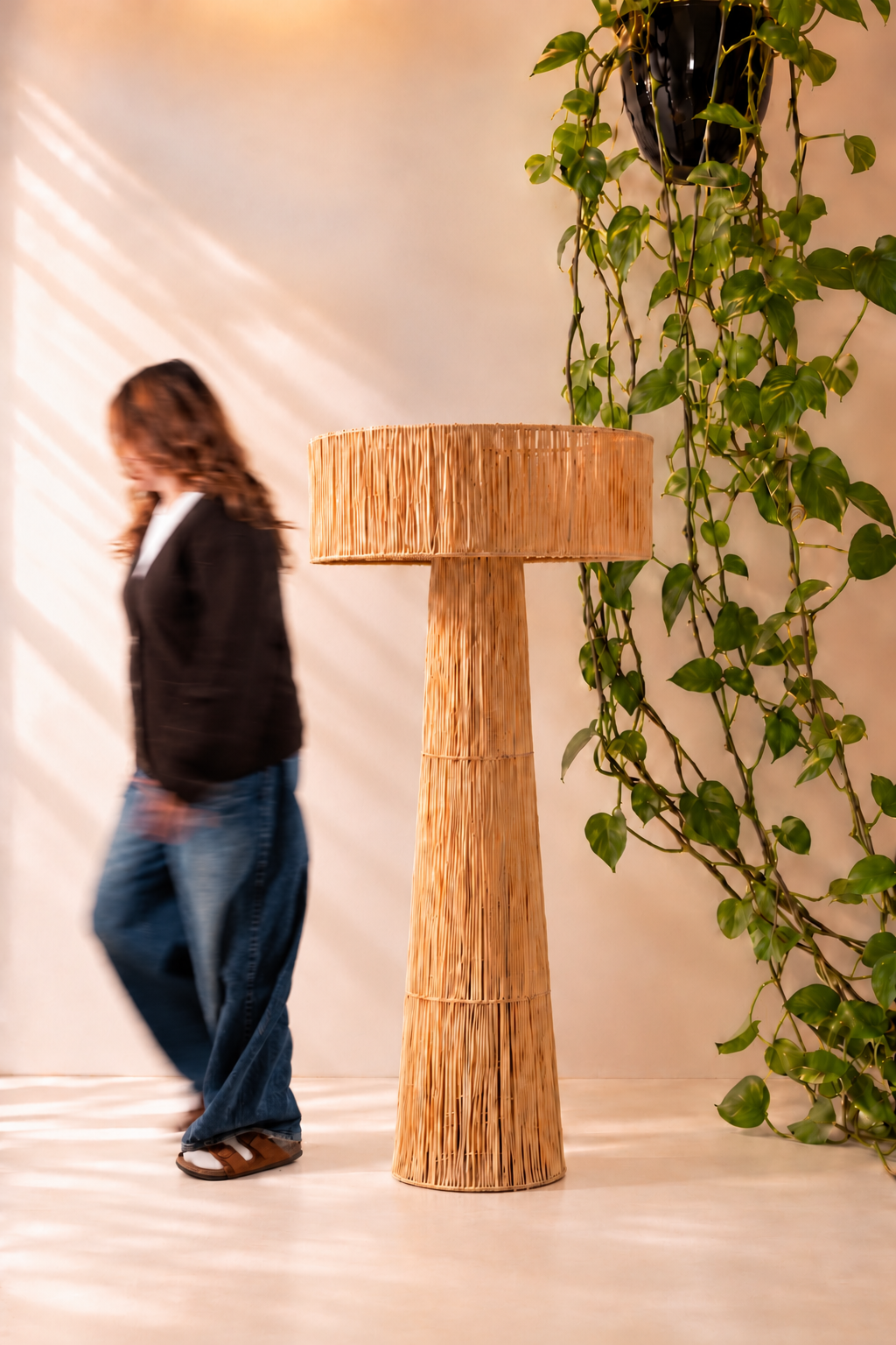 Raffia table lamp L138cm