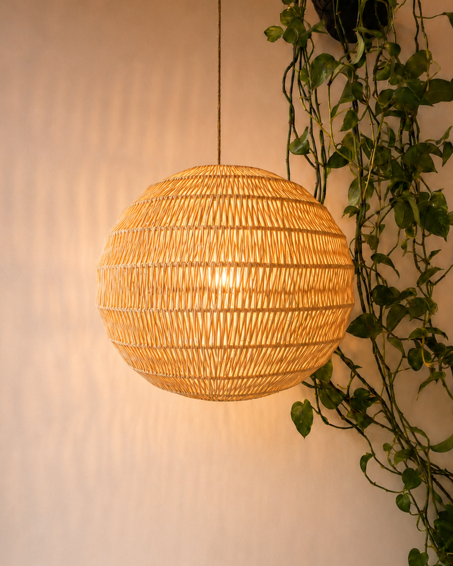 Raffia lamp