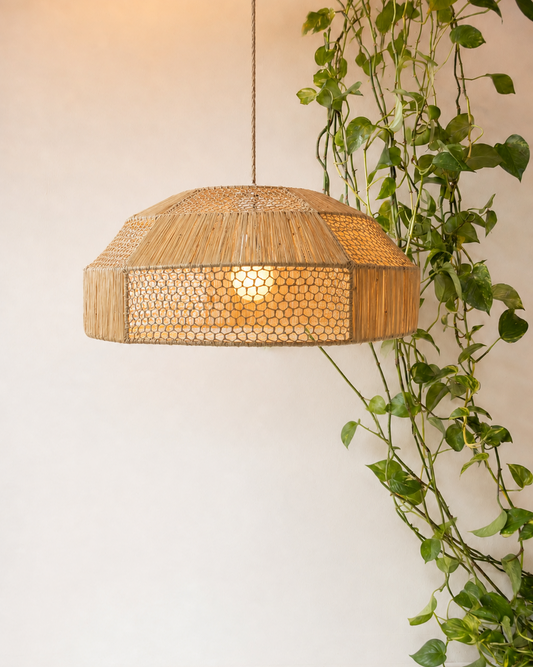 Raffia lamp