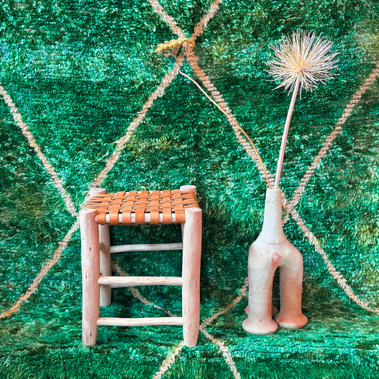 Tabouret en bois avec assise en cuir brut H40 cm