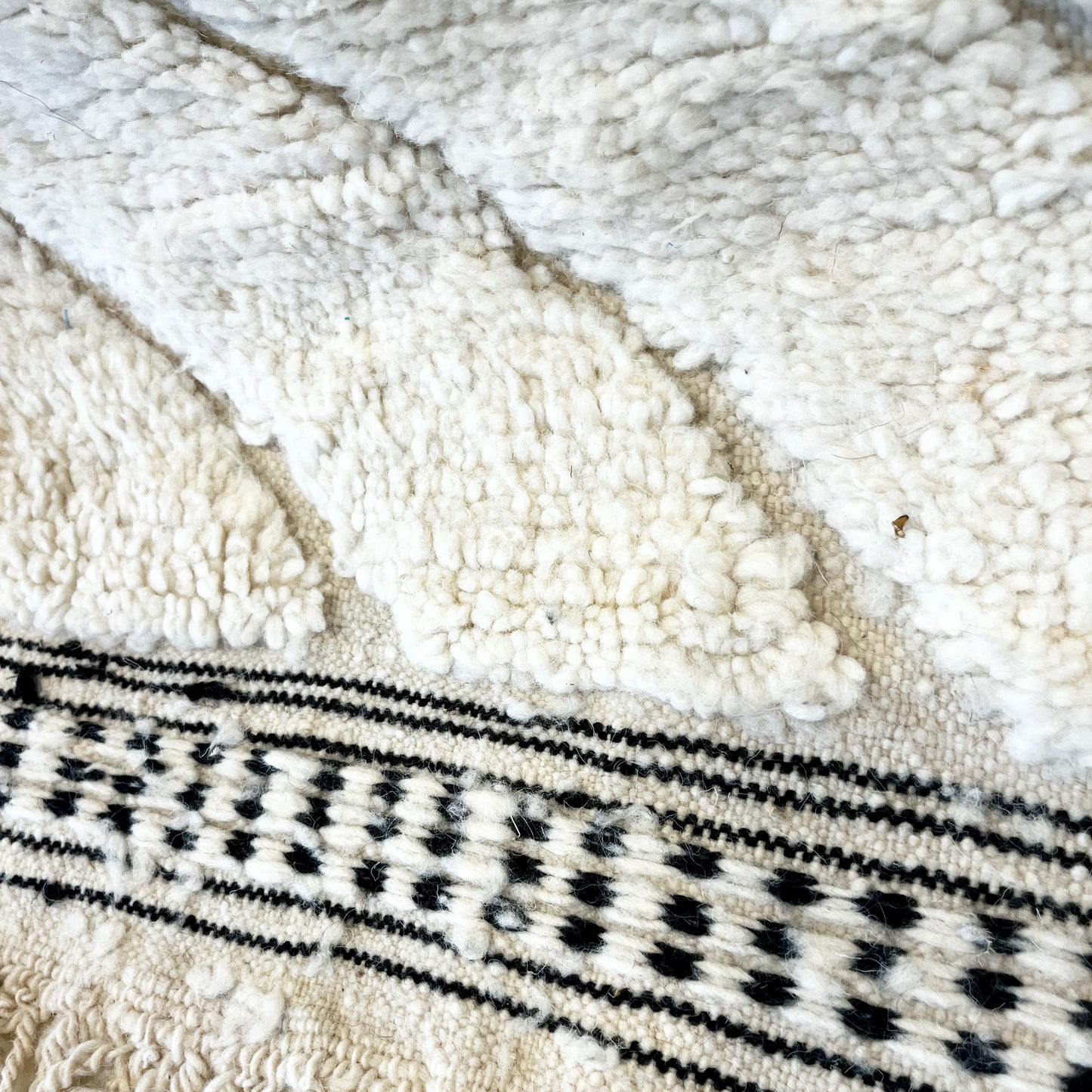 TAPIS BENI OUARAIN ◈ 235 cm x 150 cm