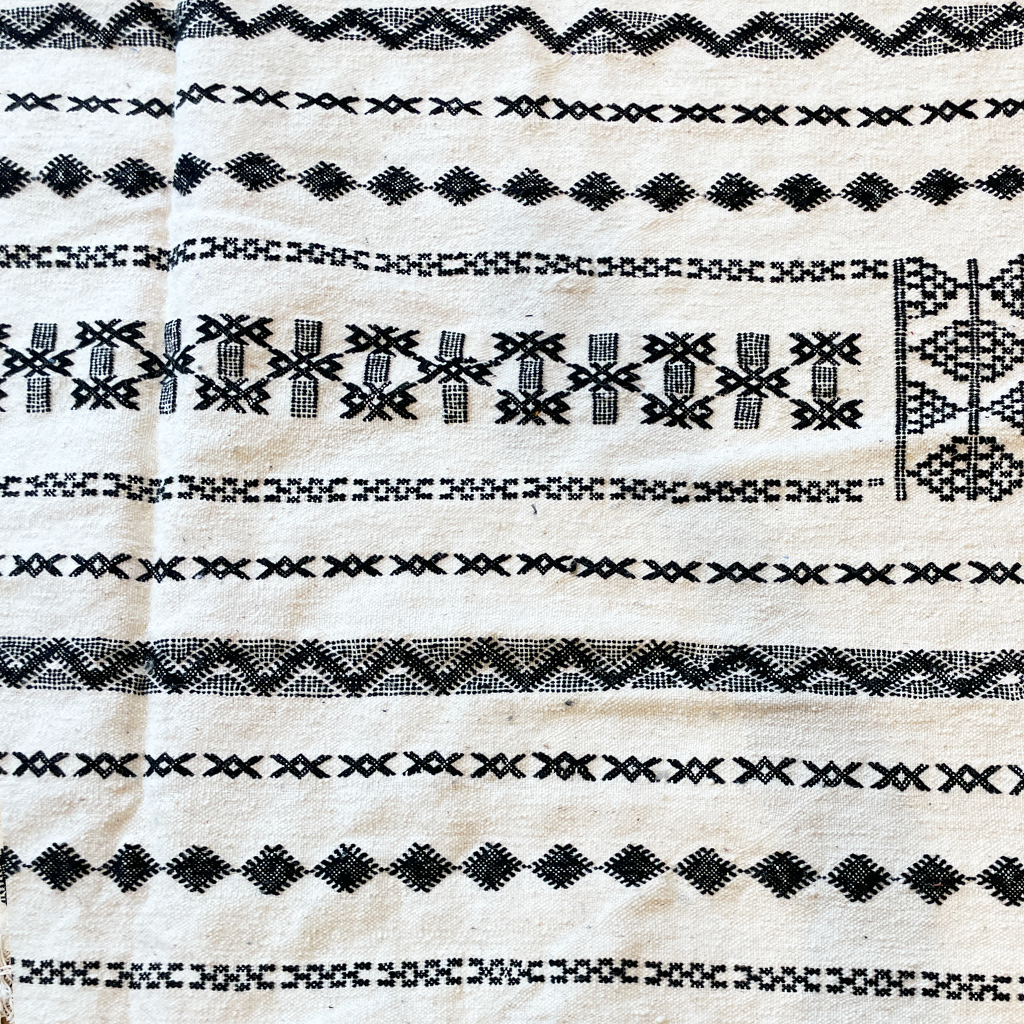 tapis bruxelles, tapis kilim, tapis jaune, tapis coloré, tapis laine courte, tapis bruxelles
