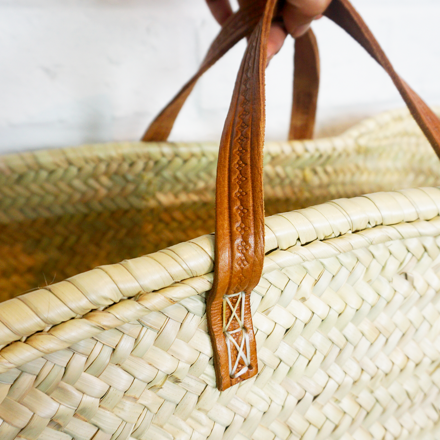 Panier cabas à courtes anses de cuir