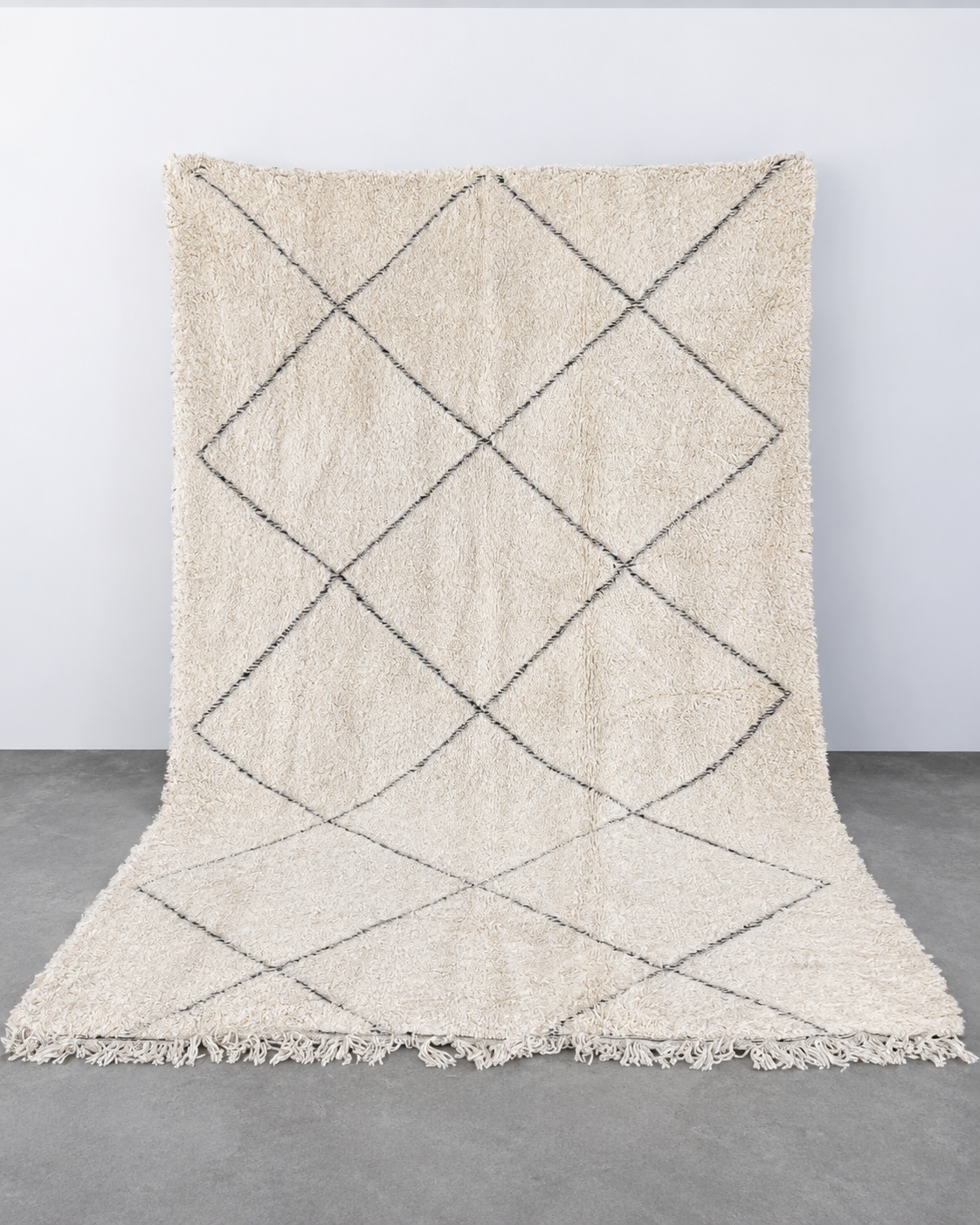 Tapis berbère Beni Ouarain 330 × 205 cm tout ivoire en relief, laine naturelle nouée main au Maroc