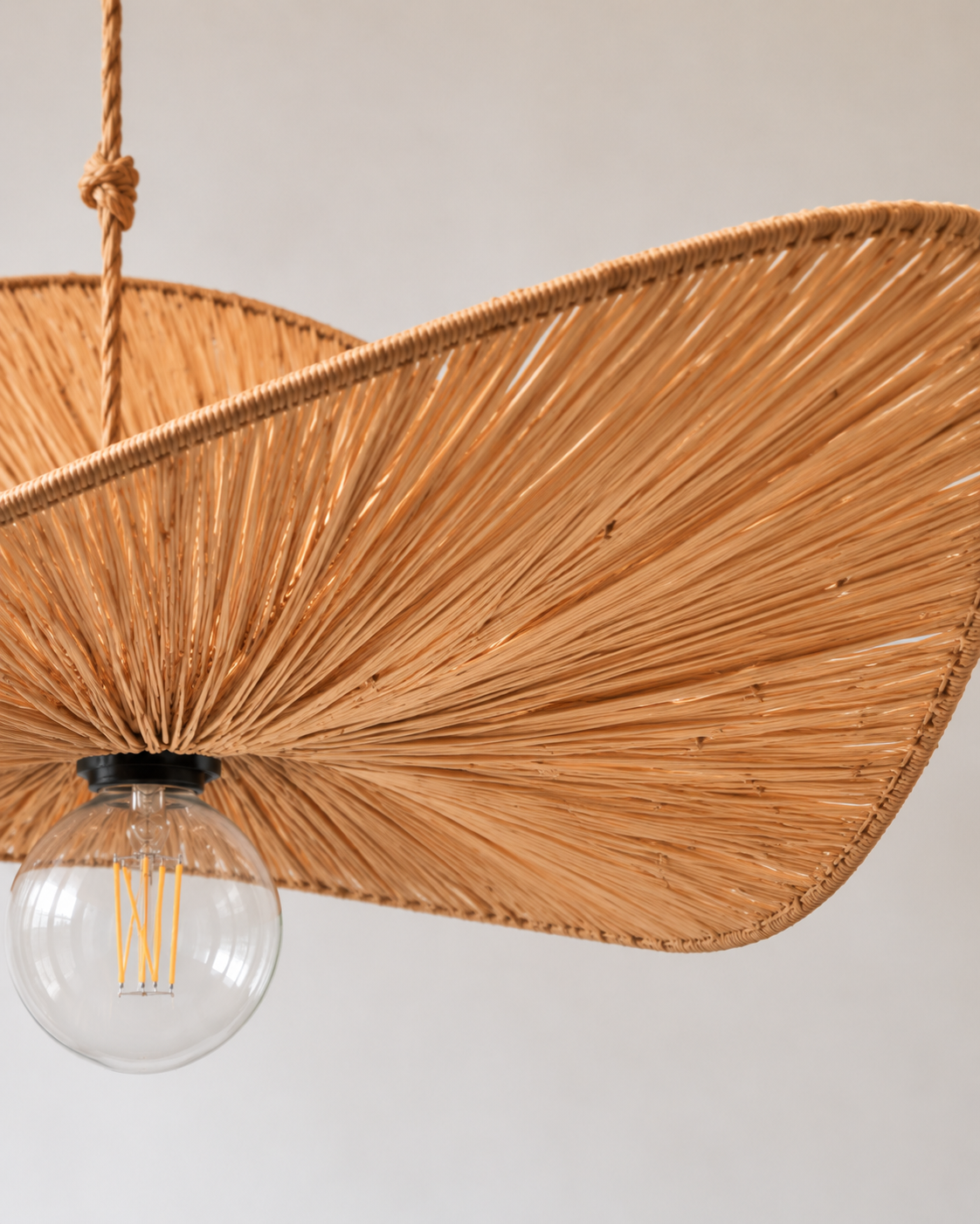 Raffia lamp