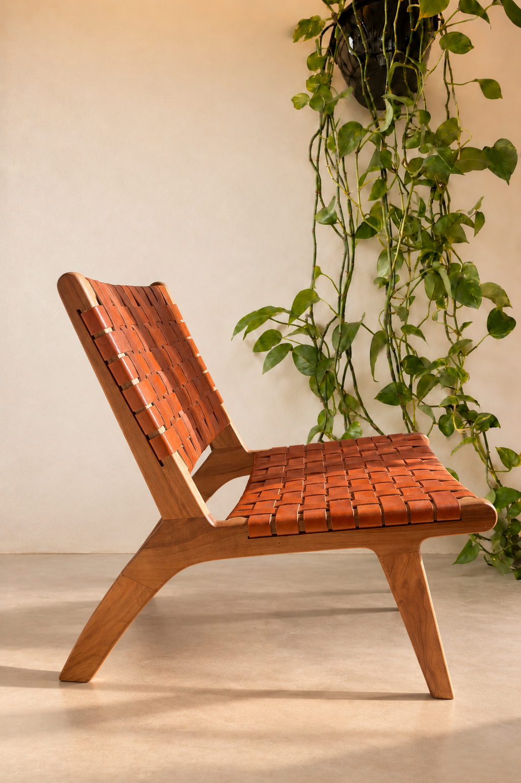 Chair with leather seat