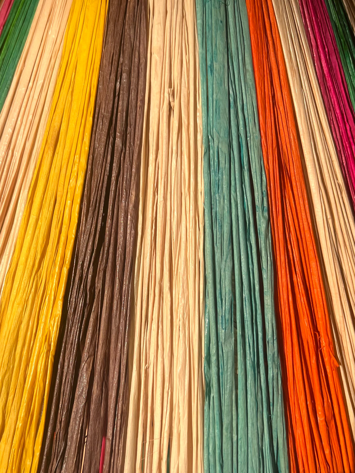 Raffia table lamp multicolor