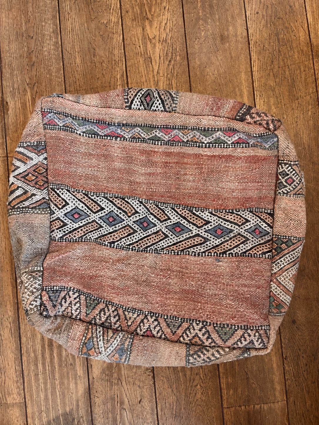 Pouf ◈ 60cm x 60cm x h25cm