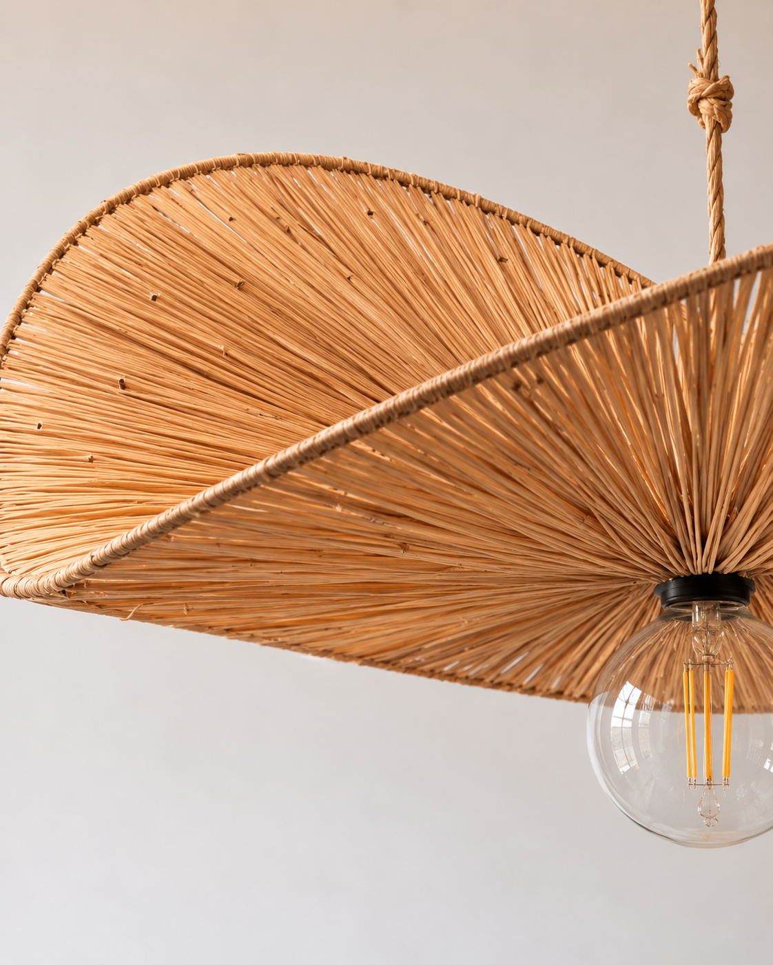 Raffia lamp