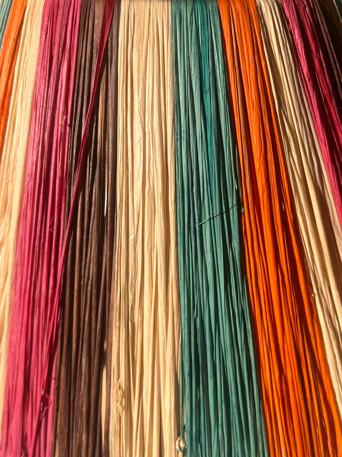 Raffia table lamp multicolor