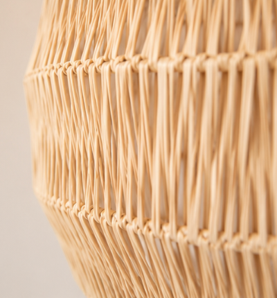 Raffia lamp