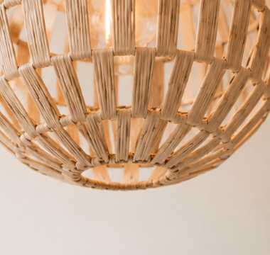 Raffia lamp