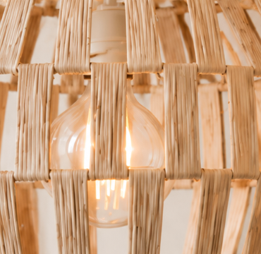 Raffia lamp