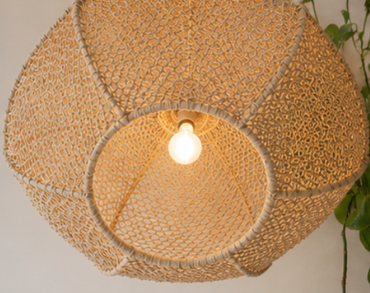 Raffia lamp