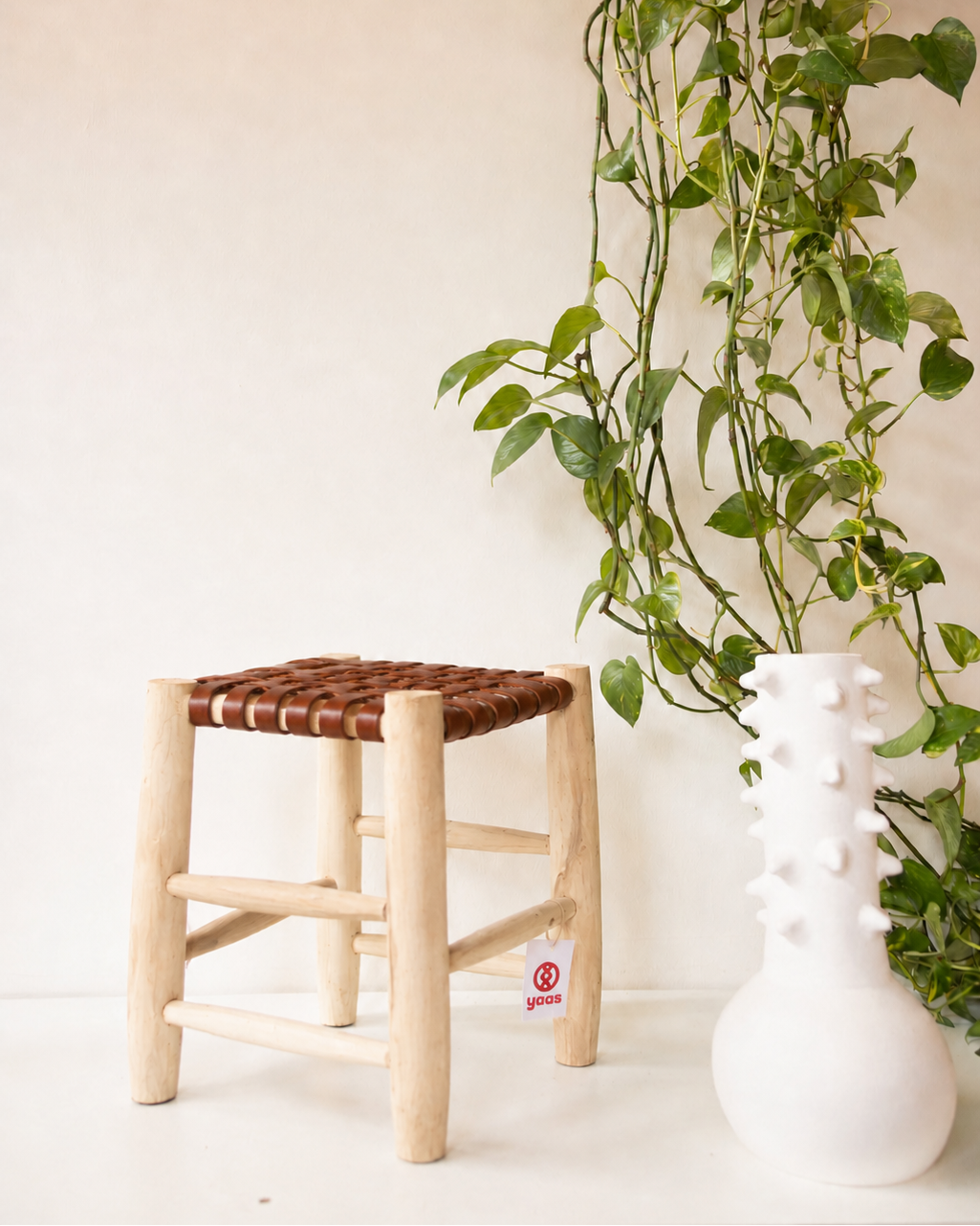 Wooden stool with varnished leather seat – H40 cm