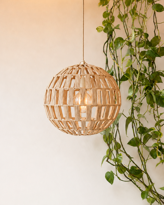 Raffia lamp