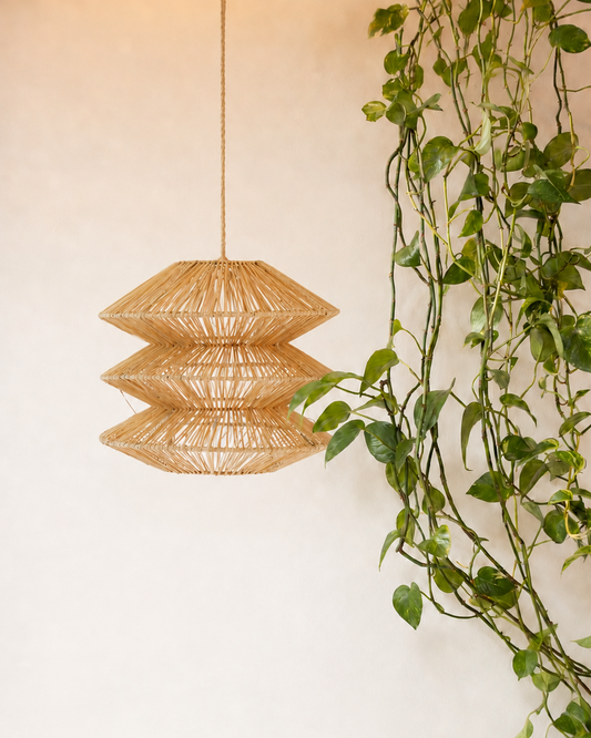 Raffia lamp