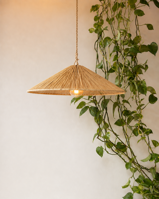 Raffia lamp