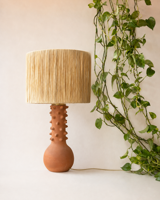 Raffia table lamp