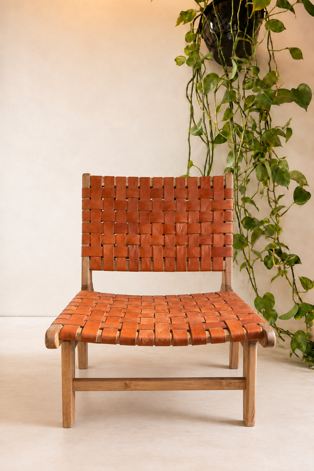 Chair with leather seat